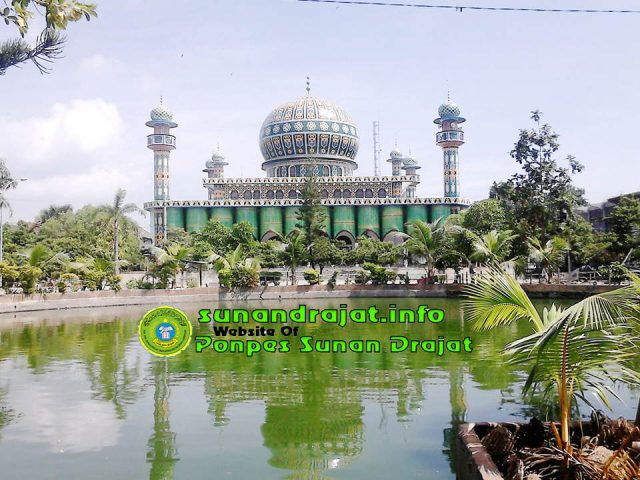 Masjid Agung PonPes Sunan Drajat Lamongan Jawa Timur