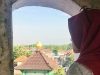 Melepas Cinta Sang Penyiar Tampan Melepas Cinta Sang Penyiar Tampan