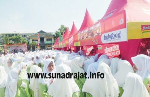 Meriahnya Sambang Santri Indomie di Ponpes Sunan Drajat Meriahnya Sambang Santri Indomie di Sunan Drajat