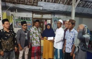 Penyerahan Donasi dari PESSANDRA Peduli Kepada Wali Santri PPSD Penyerahan Donasi