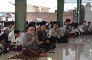 Santri Baru Ikuti Ziarah dan Doa Bersama di Maqbaroh Sunan Drajat ziarah,makam waliallah,aunan drajat,YPPSD