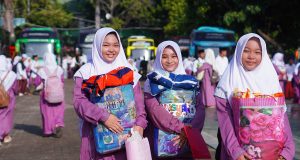 Mudik Gelombang Kedua, Pondok Pesantren Sunan Drajat Berangkatkan Lebih Dari 2500 Santri Dengan Di Antar 106 Armada Transportasi