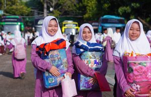 Mudik Gelombang Kedua, Pondok Pesantren Sunan Drajat Berangkatkan Lebih Dari 2500 Santri Dengan Di Antar 106 Armada Transportasi