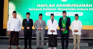 Menteri Bappenas, Wamentan, Wagub Jatim Hadiri Haflah Akhirussanah PP Sunan Drajat