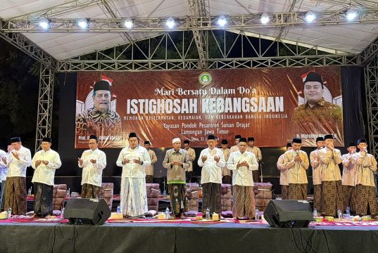 Ribuan Santri Pondok Pesantren Sunan Drajat Gelar Istighosah Kebangsaan