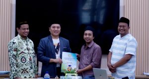 Penyerahan Aksara Pegon Oleh Tim Majlis Ilmu Sunan Drajat Kepada Dewan Pakar Pegon Kemenag RI